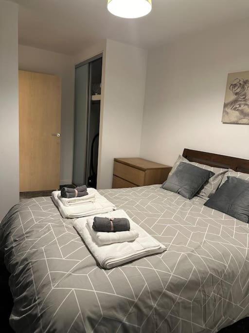 דירות לונדון Entire Flat In Ealing מראה חיצוני תמונה