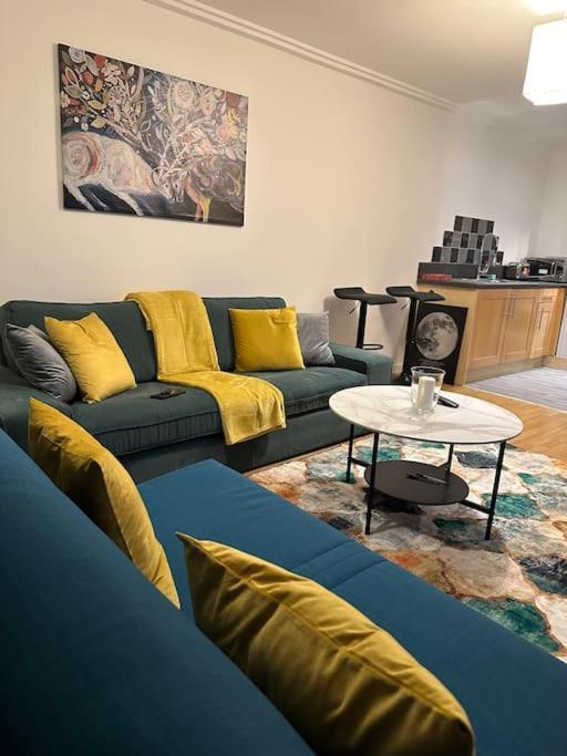 דירות לונדון Entire Flat In Ealing מראה חיצוני תמונה